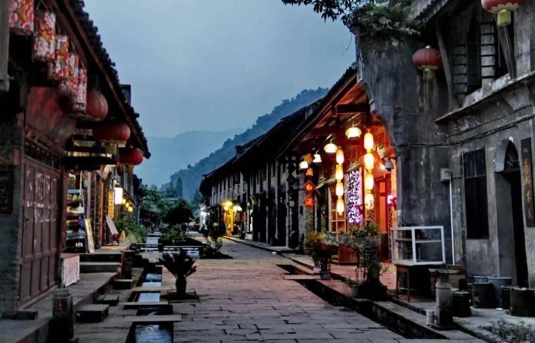 探索乐趣,参与交流,尽在郑州部分银行接通知,限购区二套房首付比例降至4成!这样规定的原因是啥?